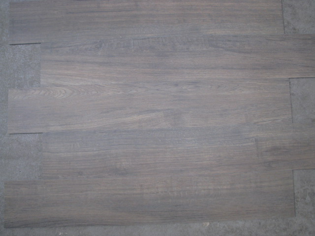 Bodenfliese Holzoptik 20x120cm